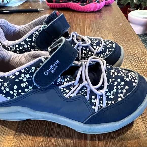 Oshkosh Everplay size 10 shoes - Picture 3 of 5